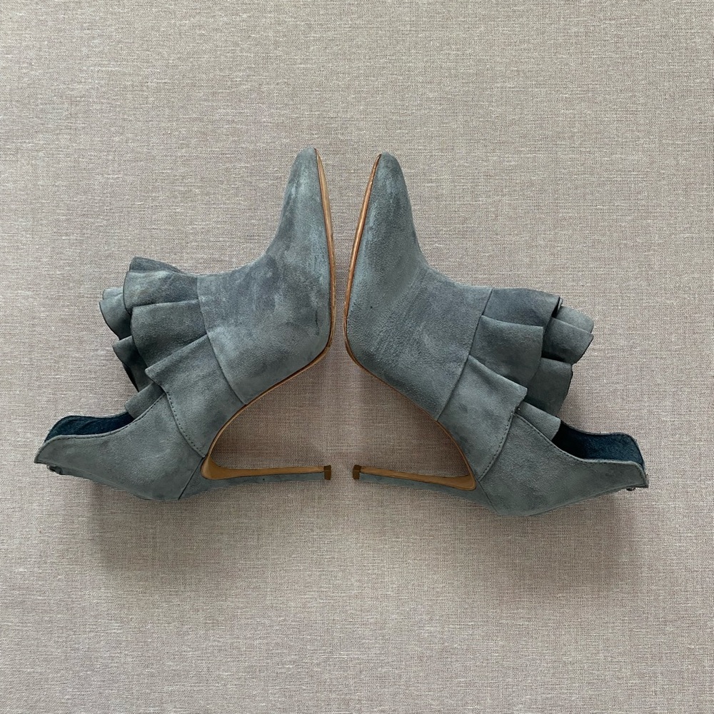 Pour La Victoire ruffled gray booties.